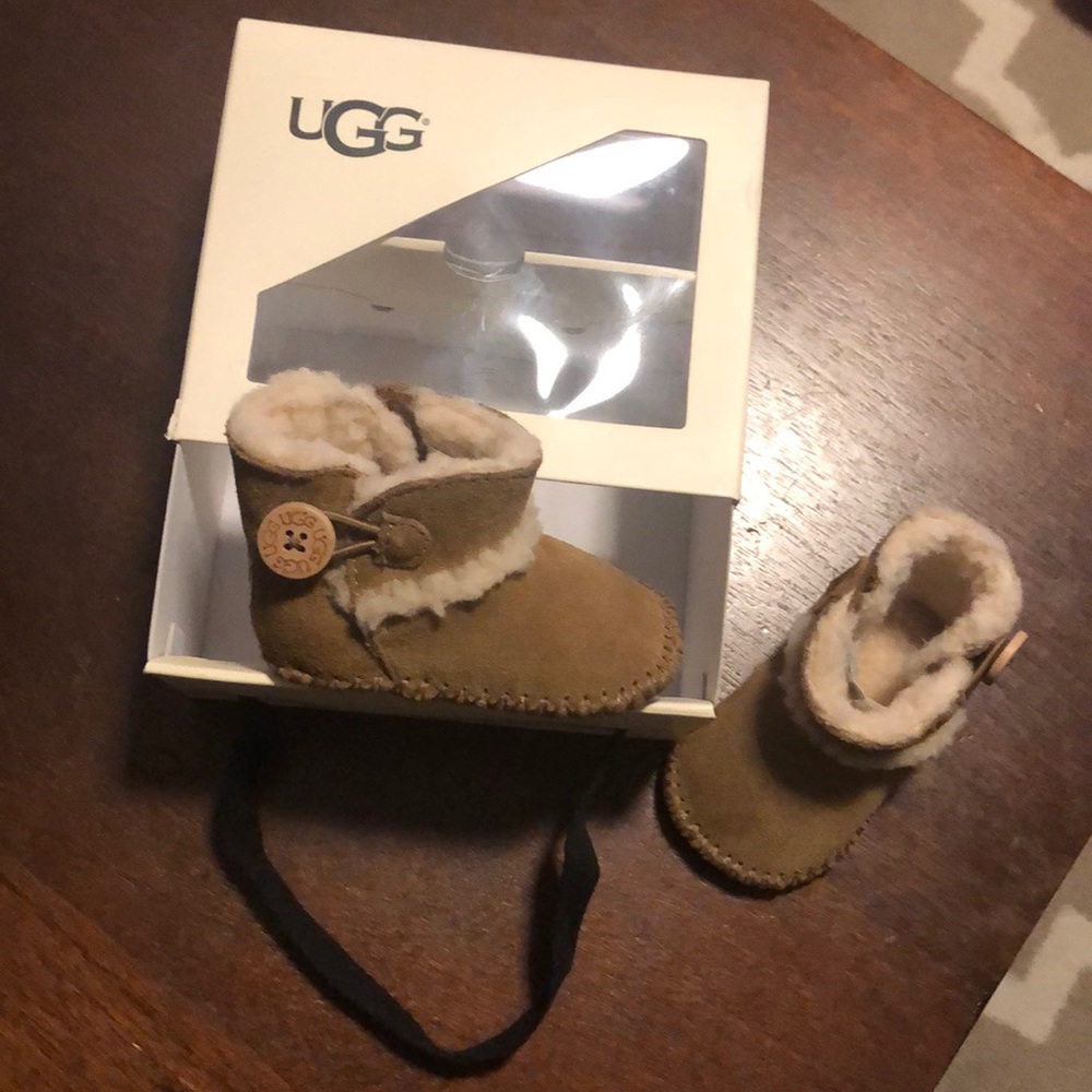 UGG Lemmy 2 size 0/1